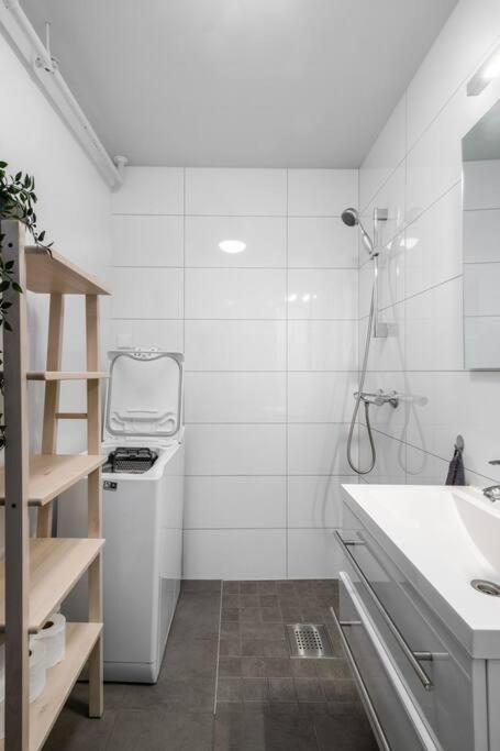 Hidden Gem Near The Old Town Bridge, 40M² Apt. Тронхейм Екстериор снимка